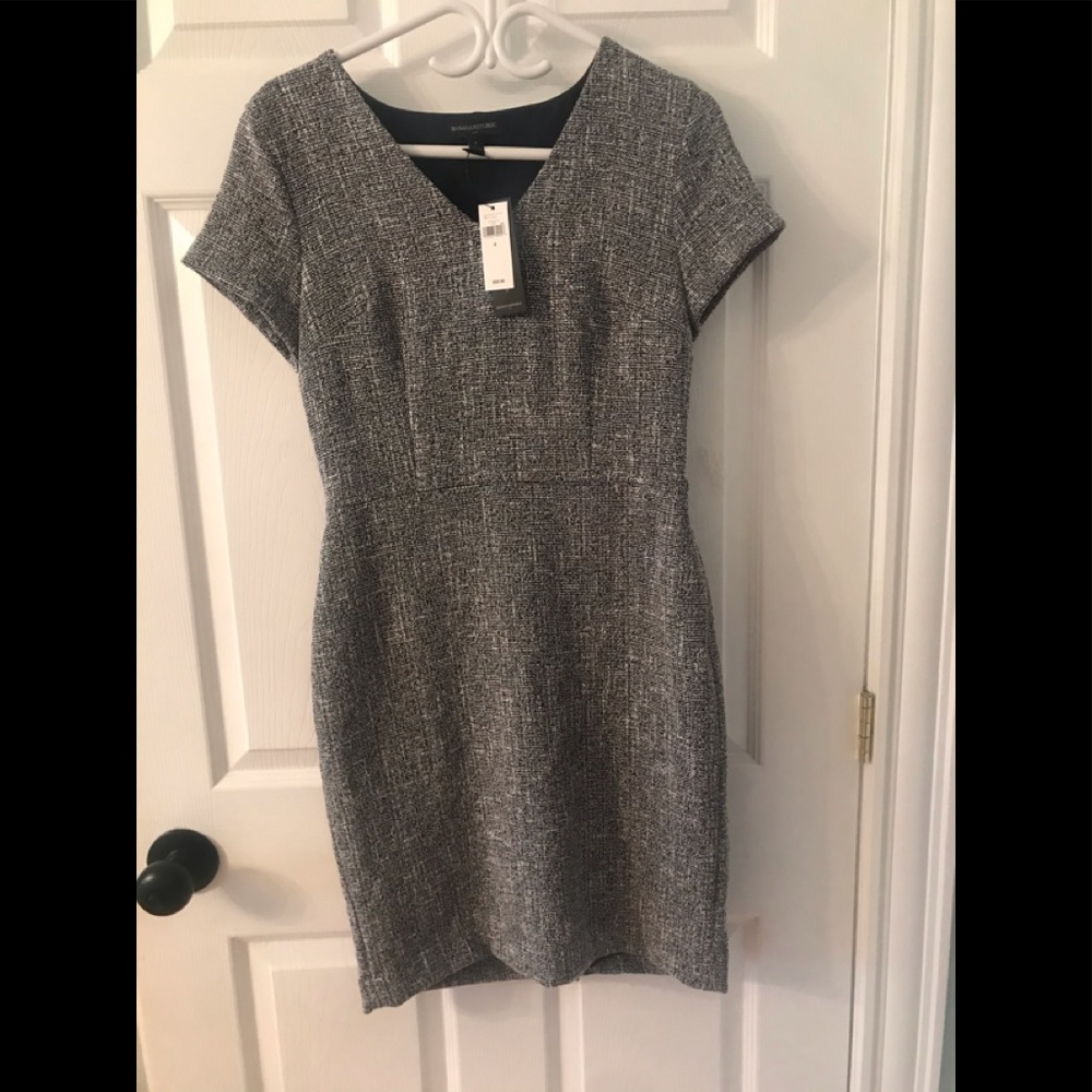 Banana Republic tweed sheath dress NWT. Grey/white